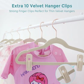 Tonswachic clips securely grip skirts and pants for toddlers