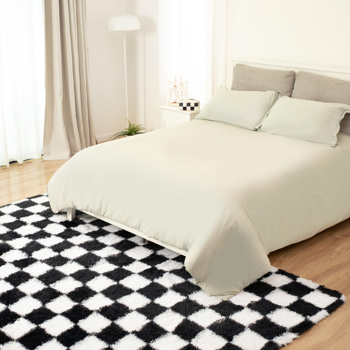 TOOHUB classic checkered design brightens rooms with timeless appeal.
