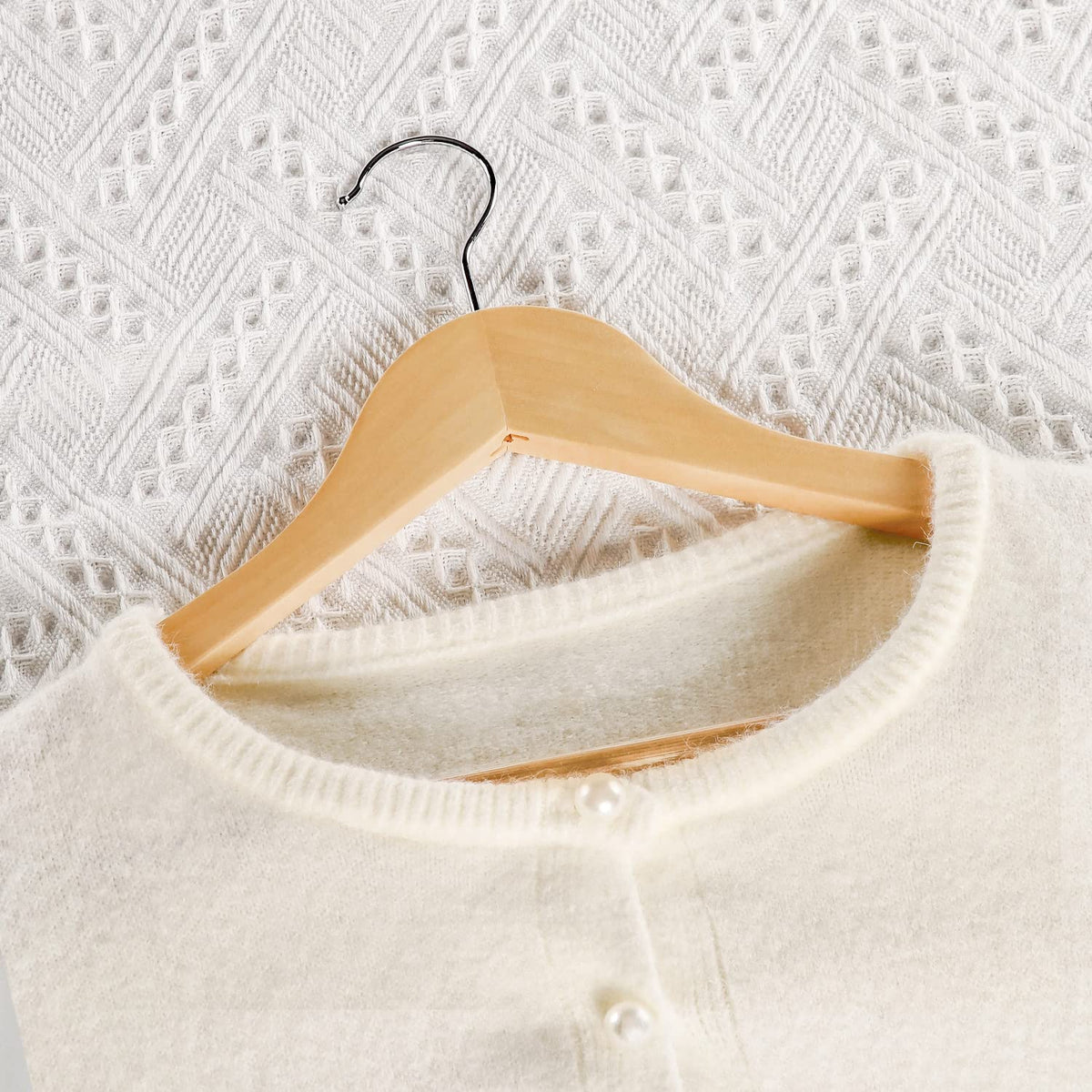 TOPIA HANGER 360-degree chrome hook rotates for easy access.