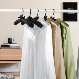 TOPIA HANGER black CT18B-10 pack helps organize a wardrobe efficiently.