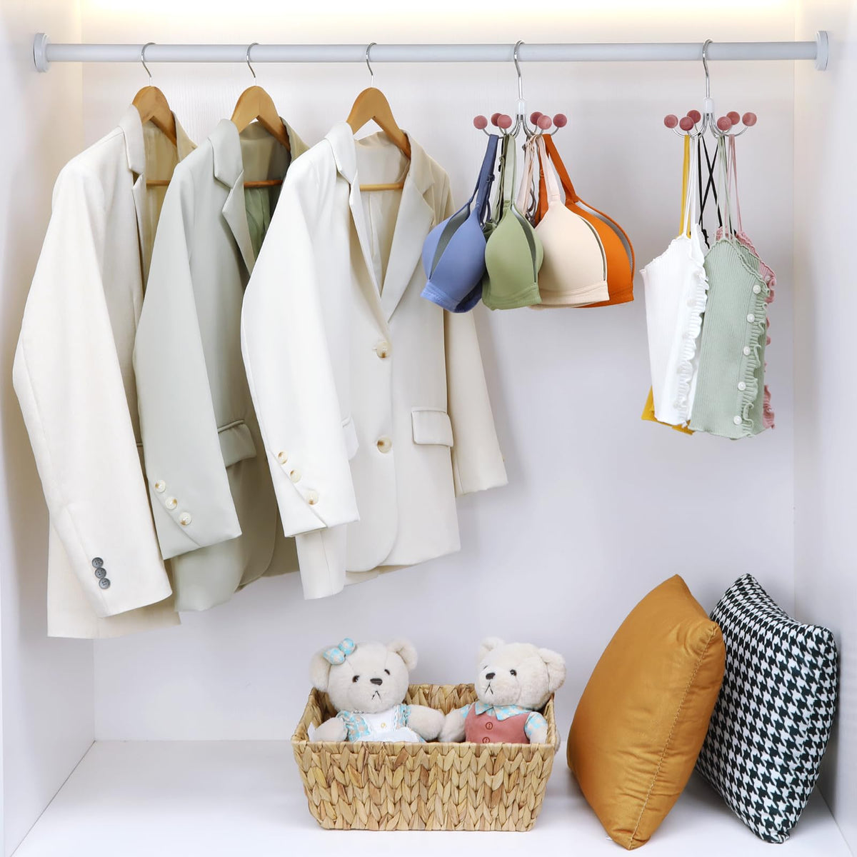 TOPIA HANGER multipurpose design for hoodies, purses, scarves, hats, and more