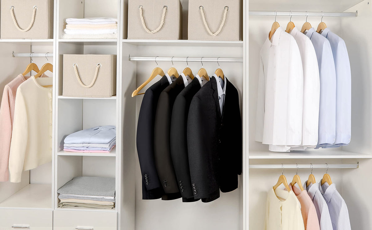 TOPIA HANGER solid box packaging includes 20 ready-to-use wooden hangers.