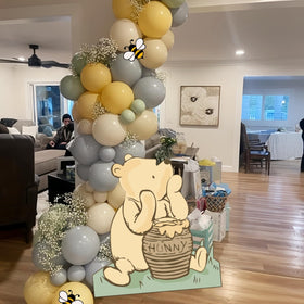 TopJianyu baby shower setup shown as inviting photo-ready scene.