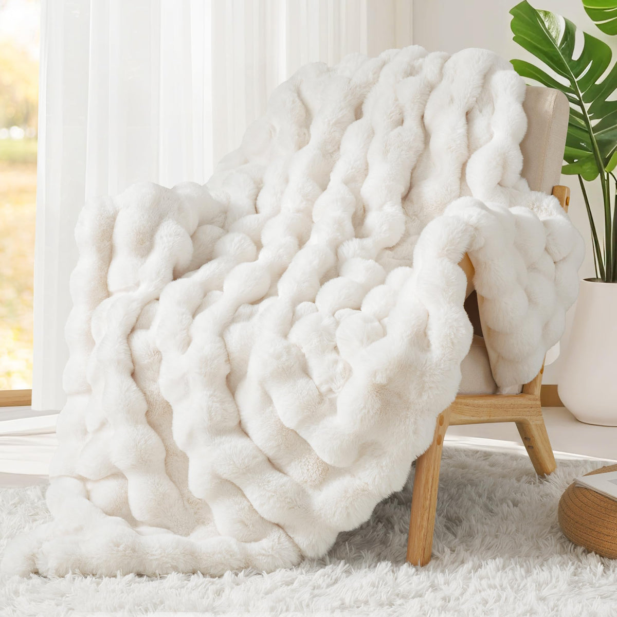 Touchat luxury faux rabbit fur throw edge stitching highlights durability and craftsmanship