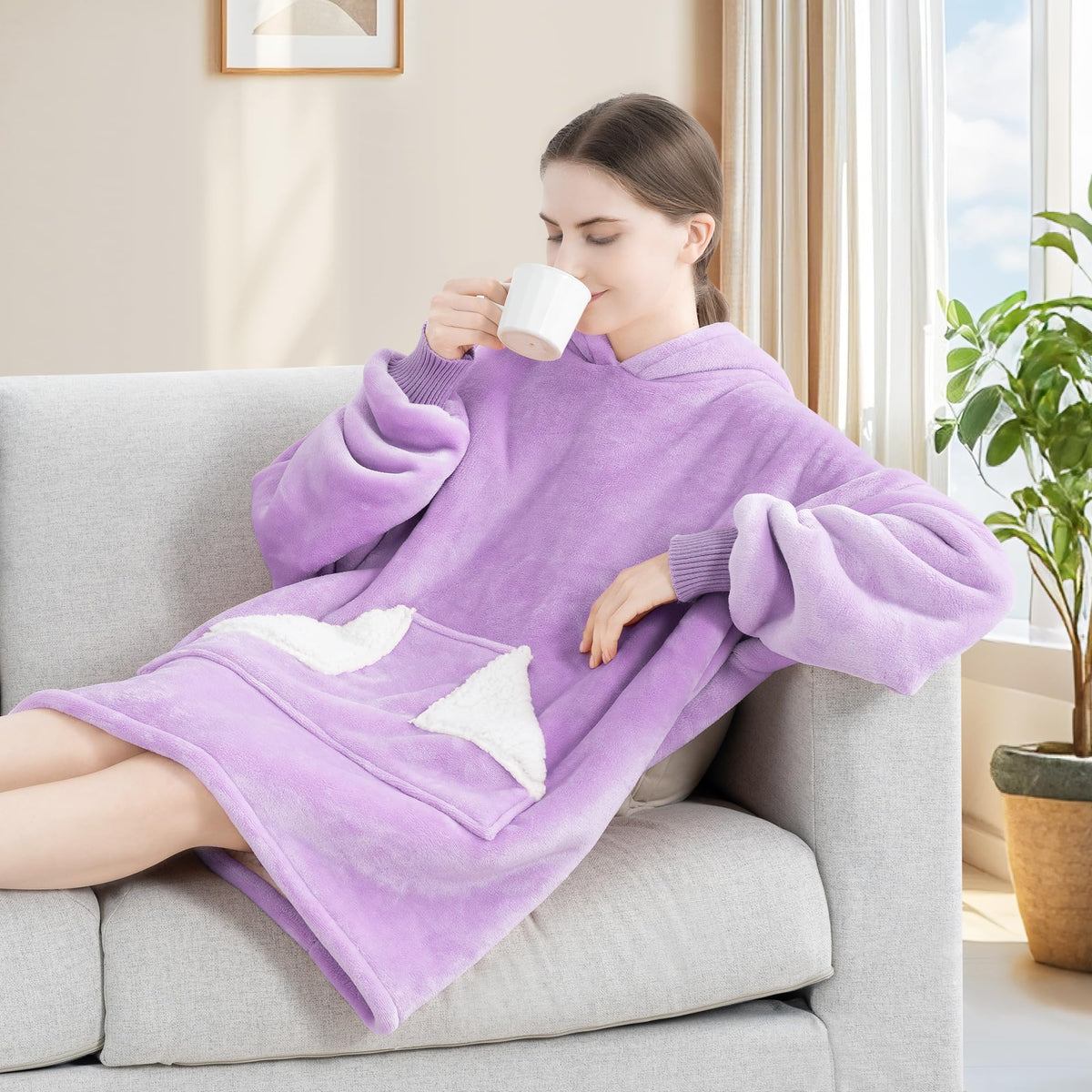 Touchat wearable blanket hoodie pocket closeup highlighting roomy pocket for essentials