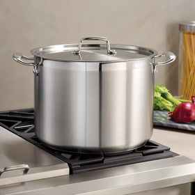 18-10 stainless steel lid highlights durable seal for Tramontina Gourmet pot