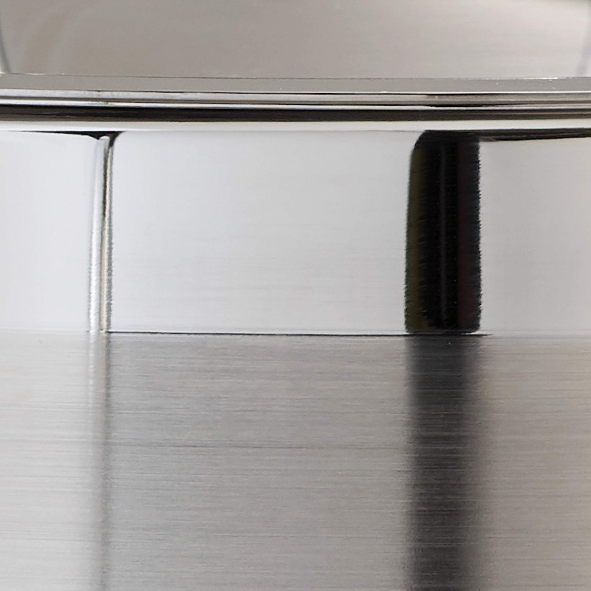 Oven-safe up to 500°F feature of Tramontina Gourmet stock pot
