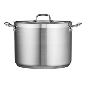 Tri-ply base close-up shows even heat distribution in Tramontina Gourmet pot