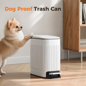 TrashAid fingerprint-resistant surface stays clean with minimal effort.