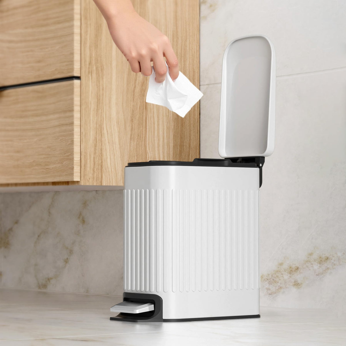 TrashAid odor containment helps keep spaces fresh when the lid is closed.