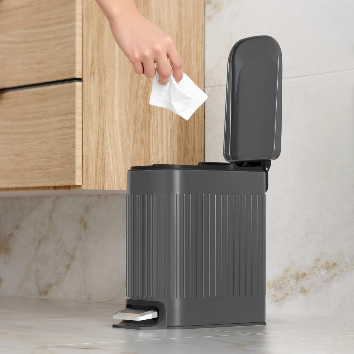 TrashAid removable inner bucket makes trash bag changes quick and easy