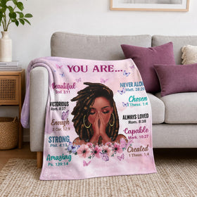 Gift-ready TRENDYNEST blanket presented as a thoughtful present.