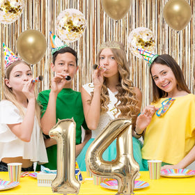Trgowaul 14th balloons pack for bright, festive visuals.