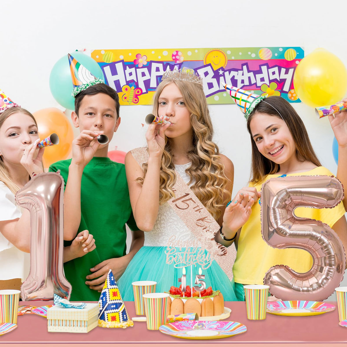 Trgowaul birthday party set creates a cohesive theme.