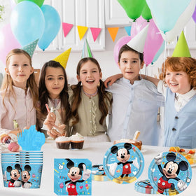 Trifoot cartoon birthday cup, keeps drinks mess-free during a lively celebration.