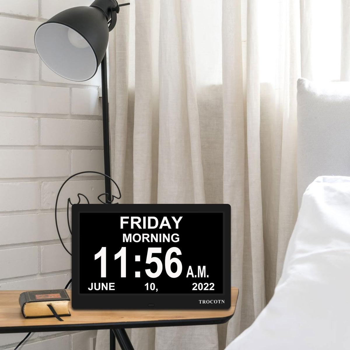 TROCOTN Dementia Clocks auto-dimming creates comfortable viewing at night.