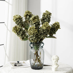 Outdoor-friendly faux hydrangea by Ttranewsoo maintains color outdoors.