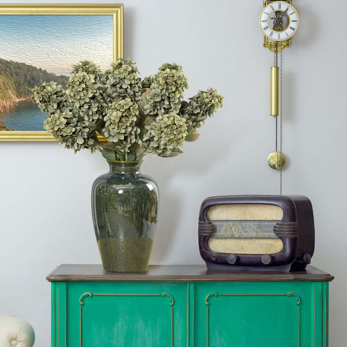 Ttranewsoo Hydrangea stems with leaves enable versatile styling across decor themes.