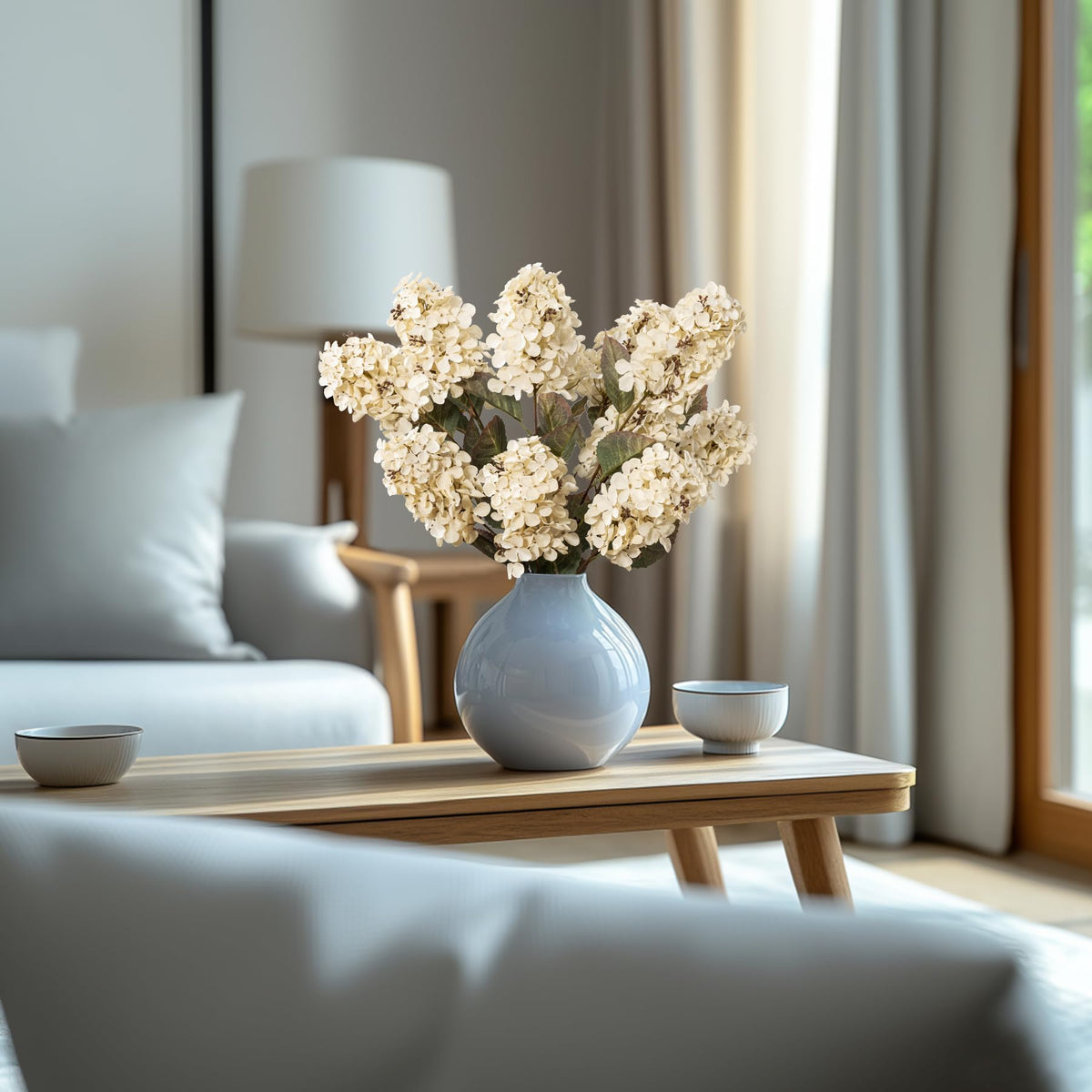 Ttranewsoo Hydrangea cream-white arrangement idea for wedding decor