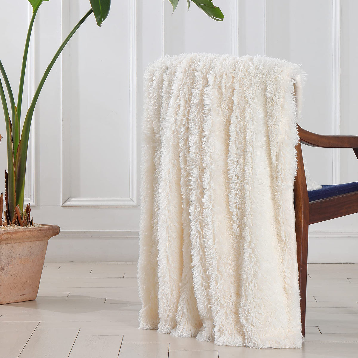 Tuddrom couch decor blanket in cream for elegant seating area
