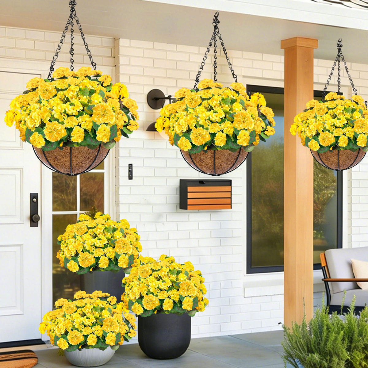 TURNMEON artificial geraniums adjustable leaves allow easy reshaping for a full look.