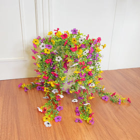 TURNMEON outdoor flowers four-piece collection offers versatile decorating options.
