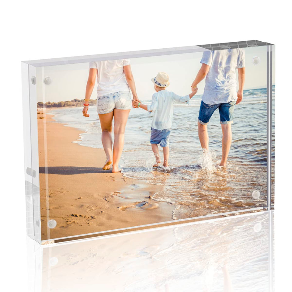 TWING 8x10 acrylic frame front view with crystal-clear display for memories