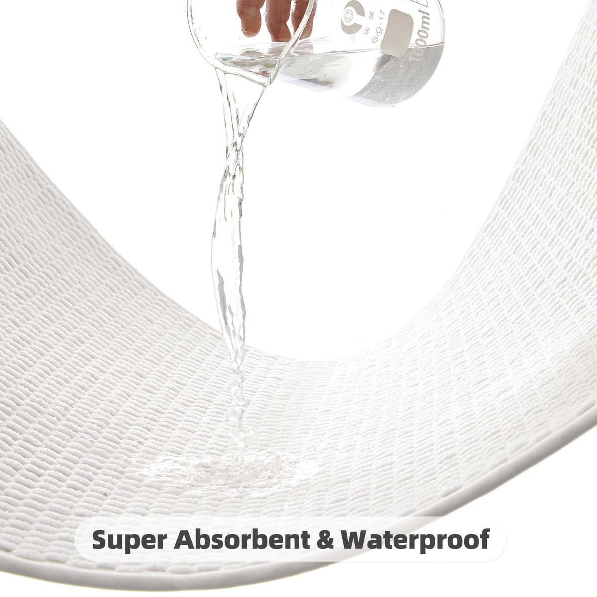 TYUU machine-washable rug remains durable after repeated cleanings.