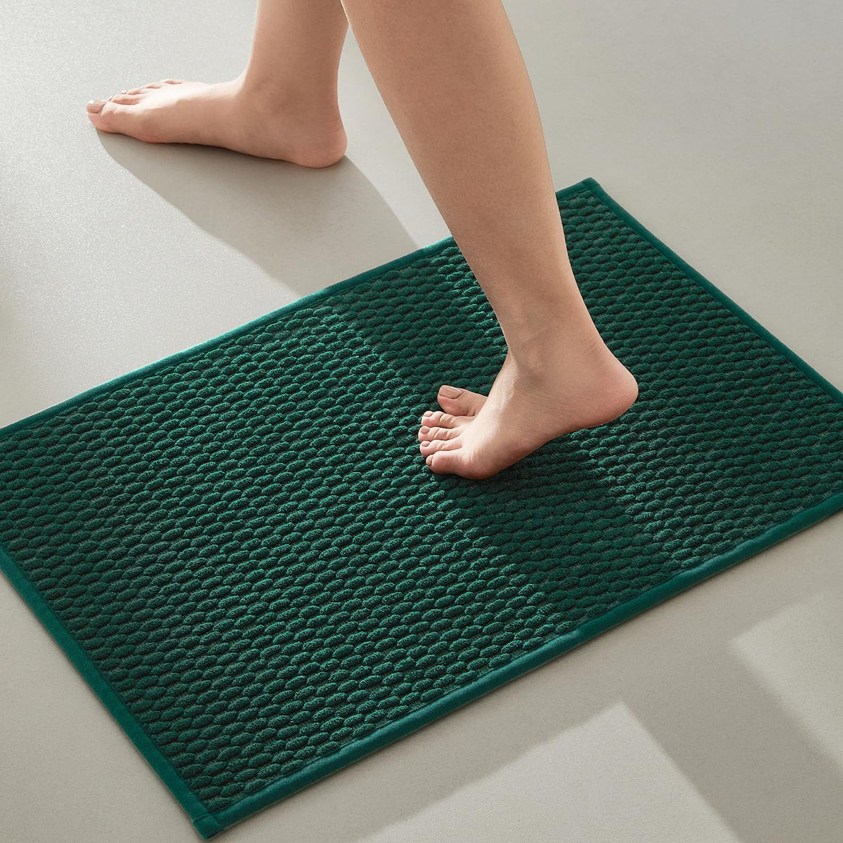 TYUU bathroom rug non-slip improves safety on slick floors
