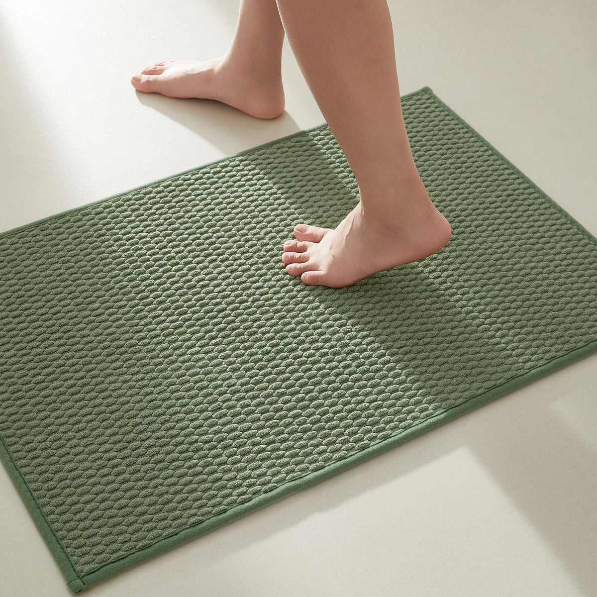 TYUU bathroom rug soft-pile in sage green for cozy feet after shower