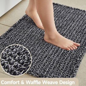 TYUU quick-dry waffle mat highlighting fast moisture absorption after showers.