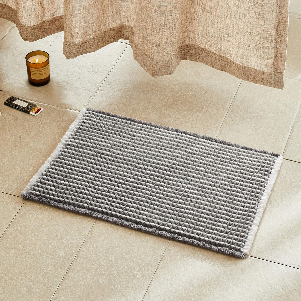 TYUU waffle bath mat front view with grey-white texture for cozy bathrooms