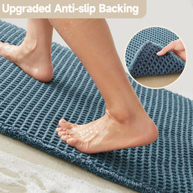 TYUU waffle bath mat denim blue close-up of absorbent fibers.
