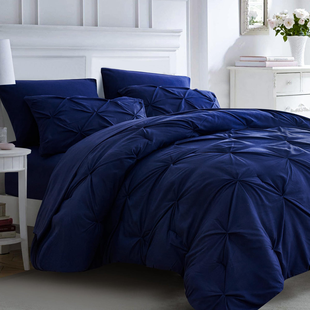 Ubauba 7pc bed set in navy, a complete, easy-to-match bundle for stylish bedrooms.