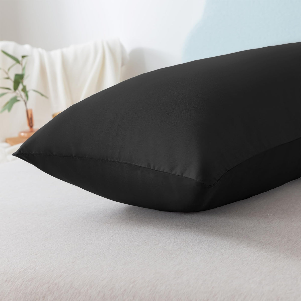 Ubauba-bedroom-relax-pillow-scene promotes calm sleep atmosphere and full-body comfort.