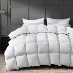 Ubauba duvet black piping and double-stitched edges for durability.