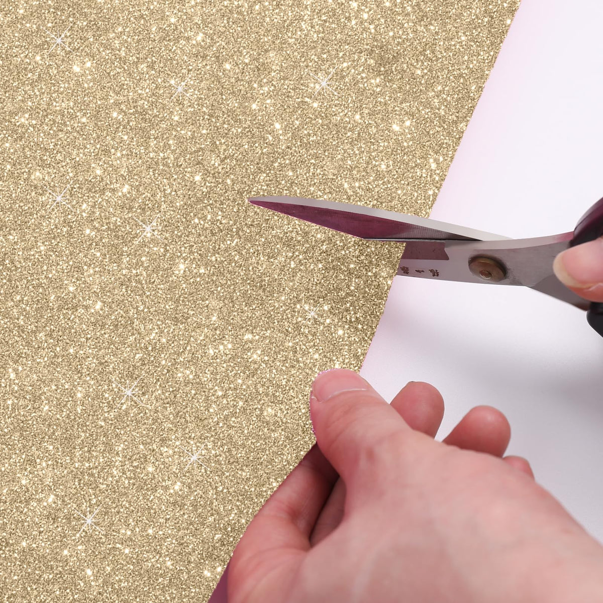 UBCGOTT Champagne gold edges enhance decorative lines and mood.