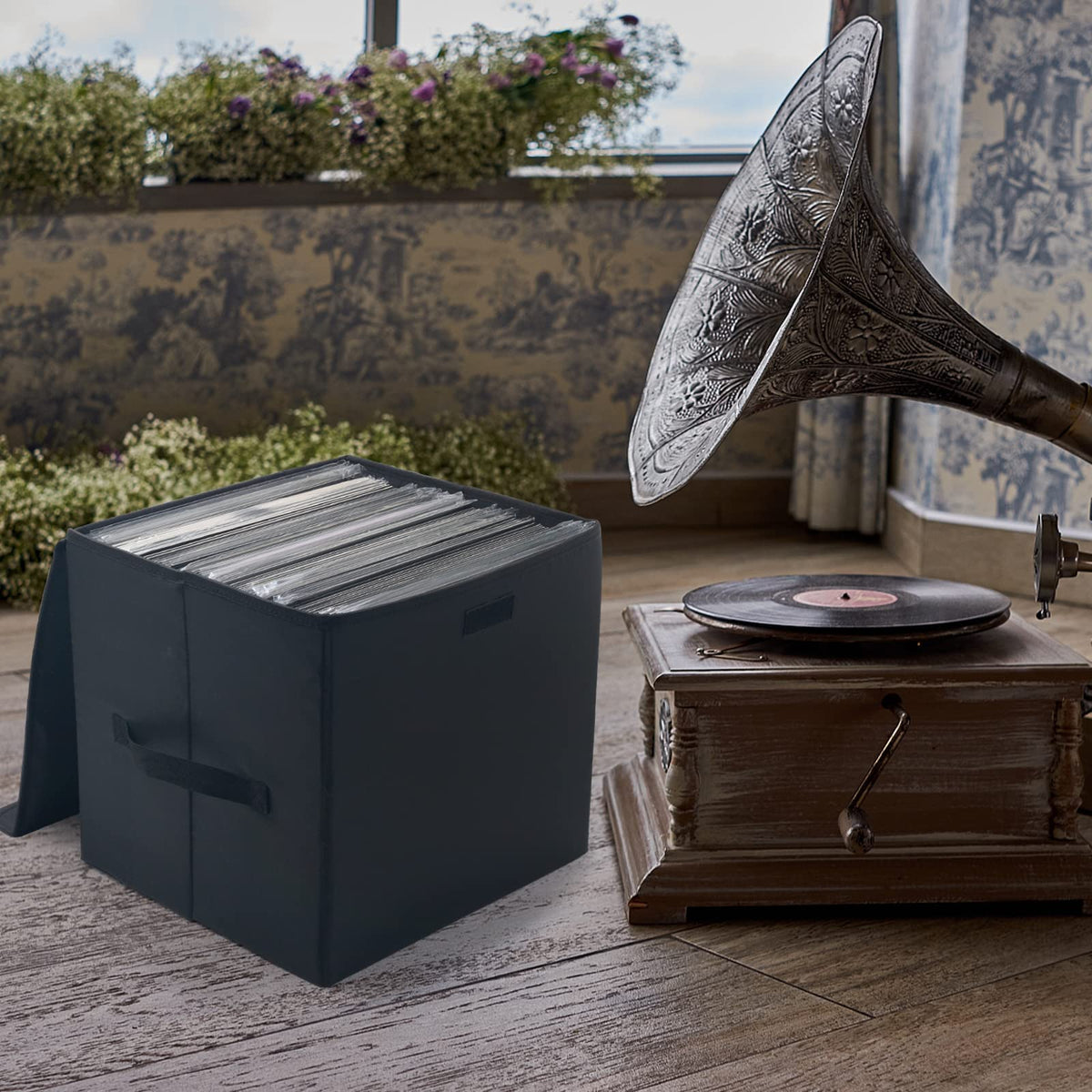 UENTIP black nylon exterior blends with decor while protecting vinyl