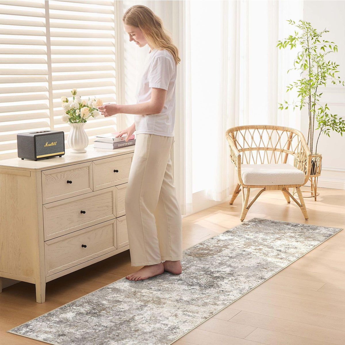 UERMEI kitchen-hallway runner offers practical protection in busy spaces
