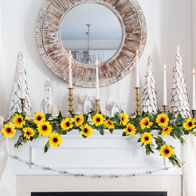 Uieke wedding arch decorated with sunflower garlands for romance