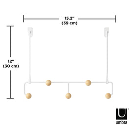 Umbra Estique rust-free metal frame supports daily entryway use.