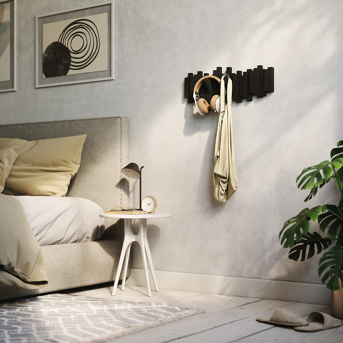 Umbra Sticks multi-hook configuration offers customizable organization options.