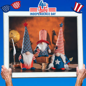 unanscre tabletop-independence-day ornament ideal for desks, shelves and tiered trays.