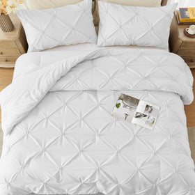 UNIKOME white bedding with breathable microfiber surface for quiet nights.