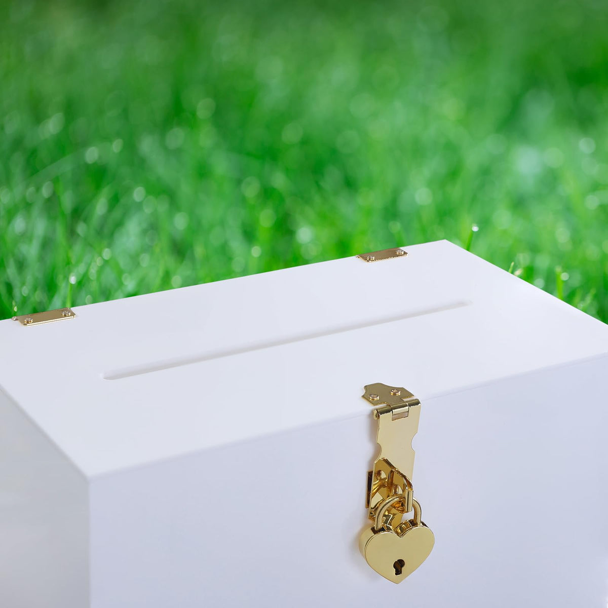 UNIQOOO Brand story: LA-based, women-owned maker of craft boxes.