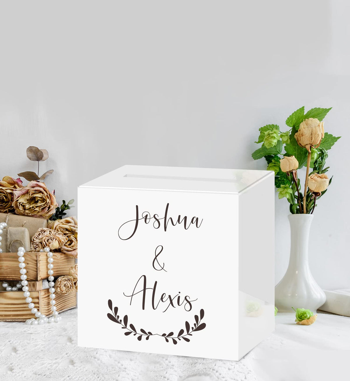 UNIQOOO large-capacity card box holds 80-100 cards for events