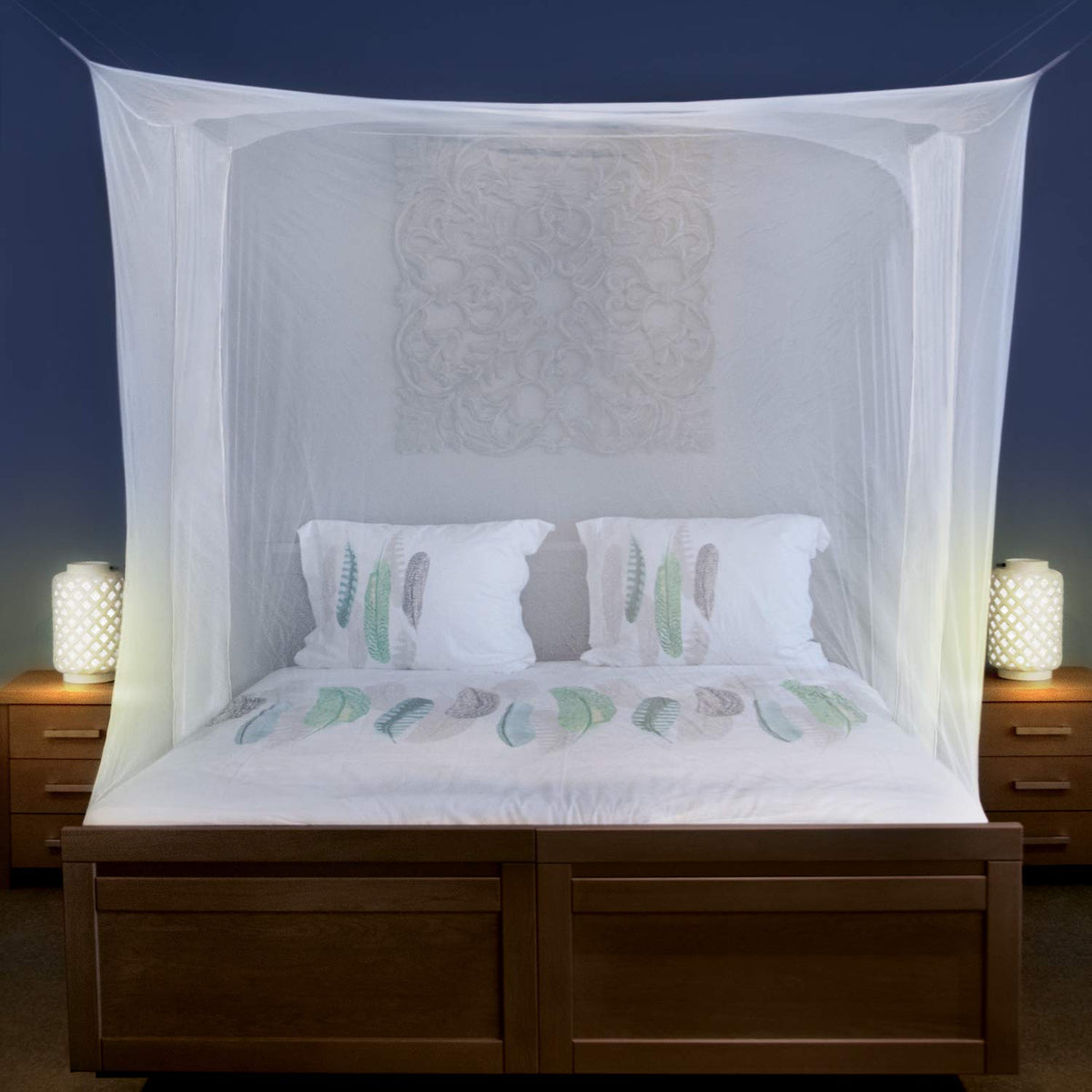 Universal Backpackers mosquito-net bed king-size overview for privacy and pest protection