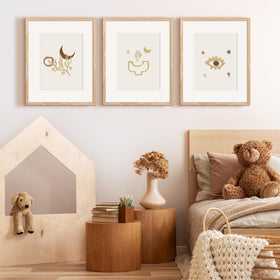 Upsimples 11x14 mat display frame, ideal for organized photo collages