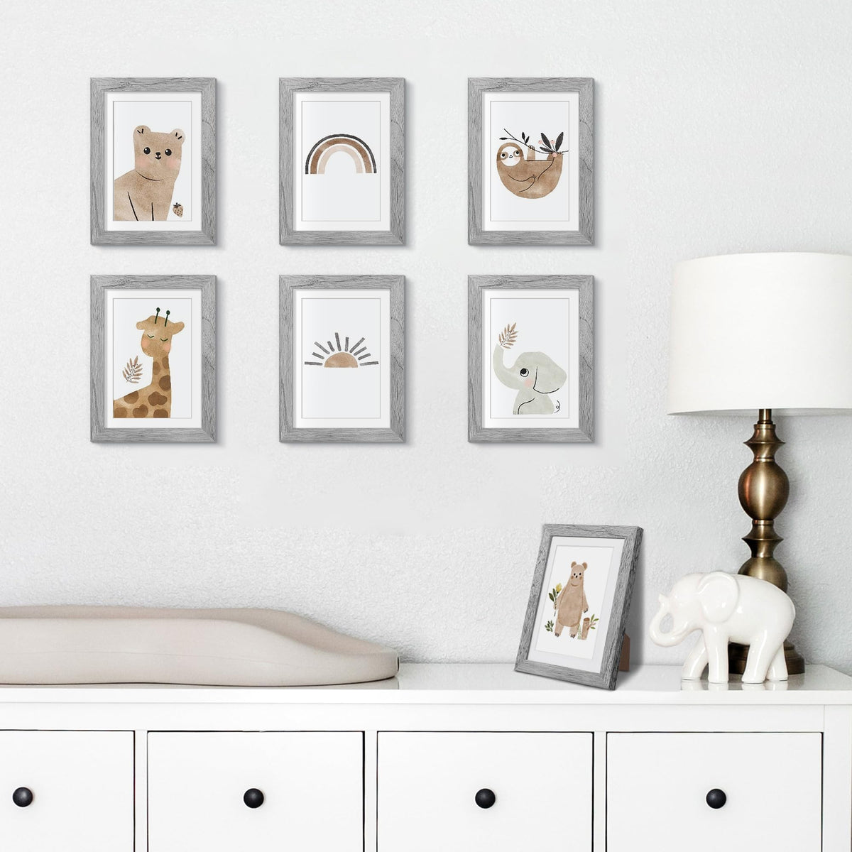 upsimples 4x6 photo framed with mat for precise display.