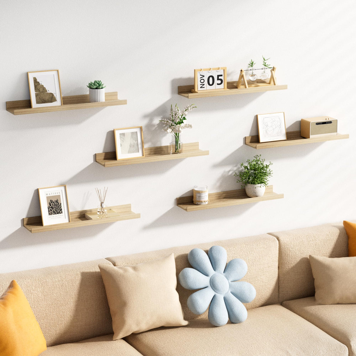 Upsimples bedroom living-room display shelves for photos and decor